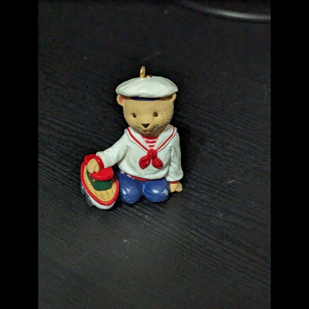 Vintage Hallmark Keepsake Ornament ABERNATHY BEARINGER From The Bearingers 1993